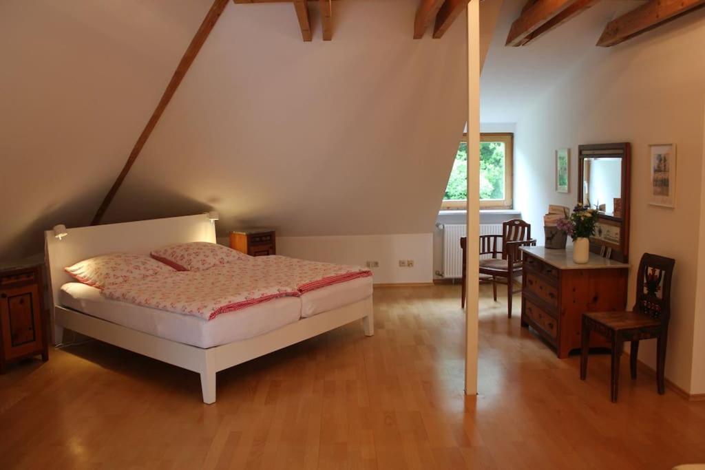 Grosse Wohnung Mit Dachterrasse In ชตาร์นแบร์ก ภายนอก รูปภาพ
